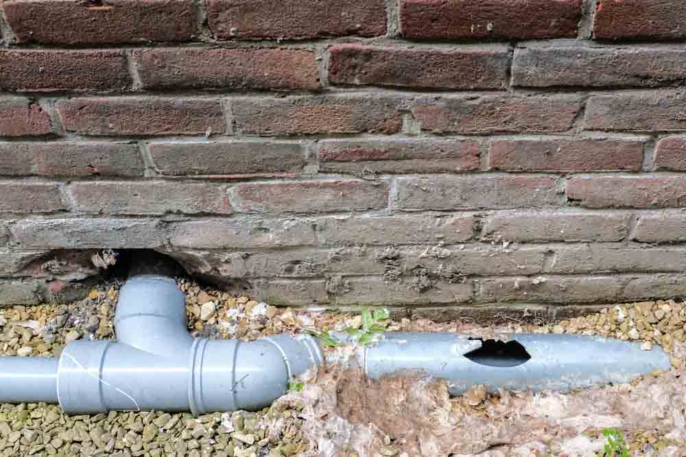 damaged pipe line