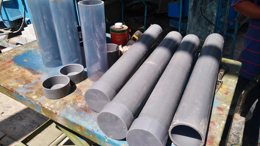 pneumatic plugs / pipe with plug